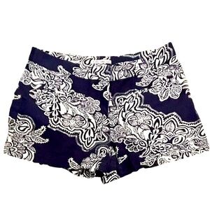 DALIA Collection Ladies Size 4 Navy & White Floral Paisley Shorts